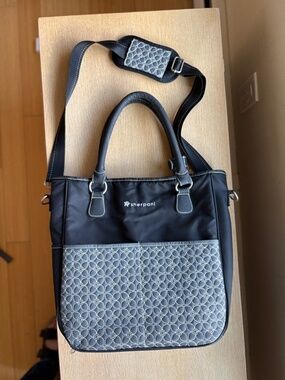 Versatile & Stylish Sherpani Black Nylon Tote / Crossbody Bag Detail
